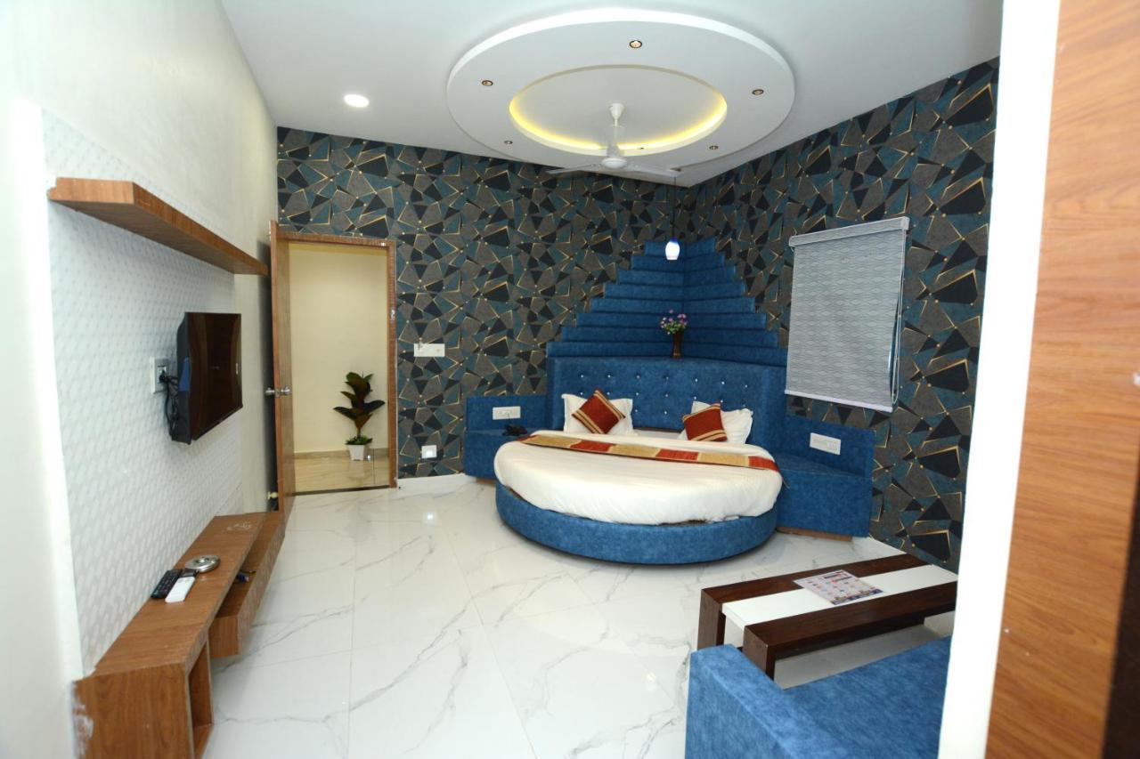 Hotel Villa Inn Anand Luaran gambar
