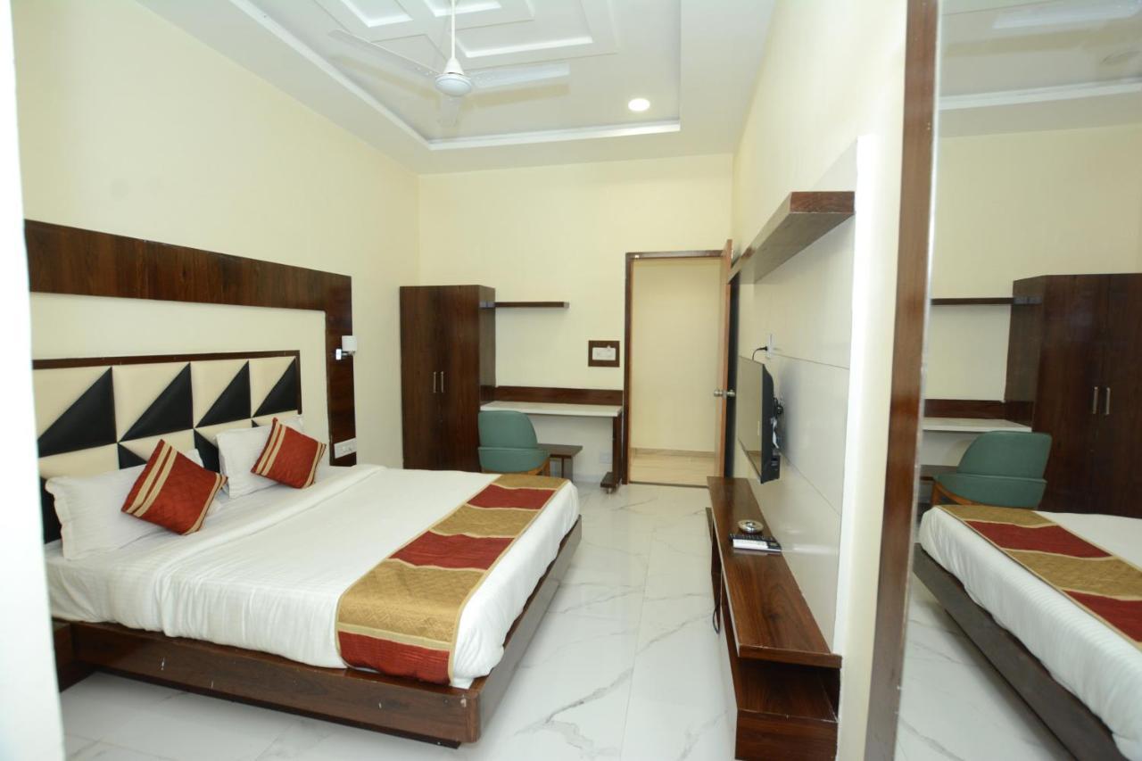 Hotel Villa Inn Anand Luaran gambar