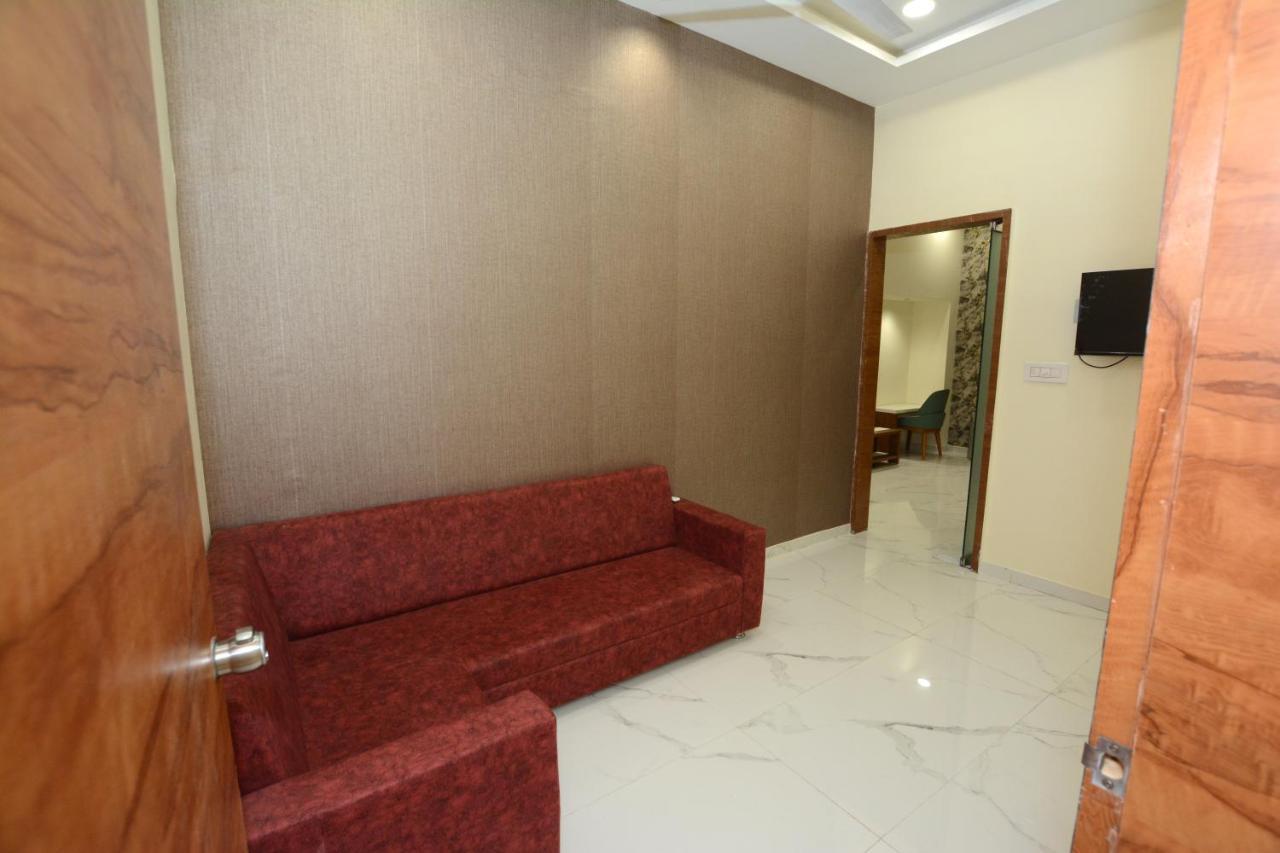 Hotel Villa Inn Anand Luaran gambar