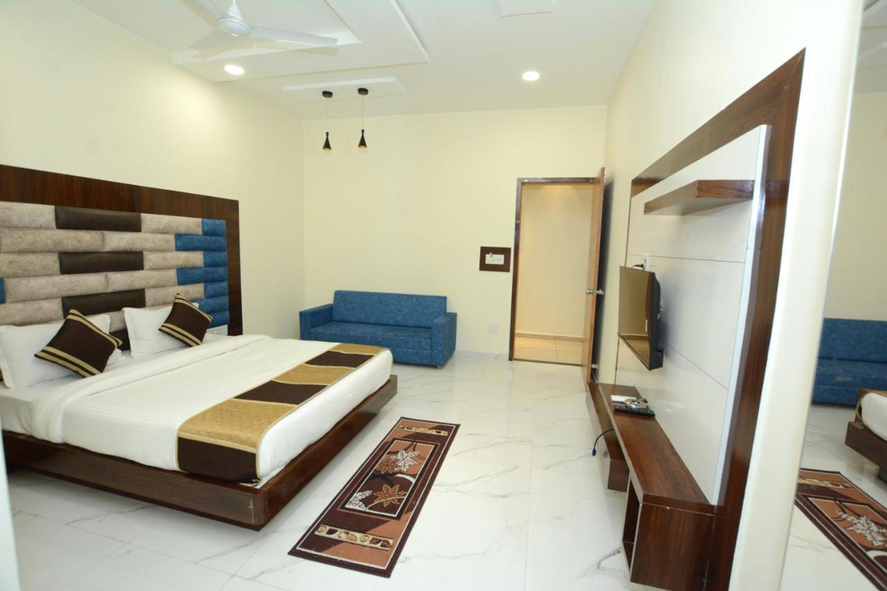 Hotel Villa Inn Anand Luaran gambar